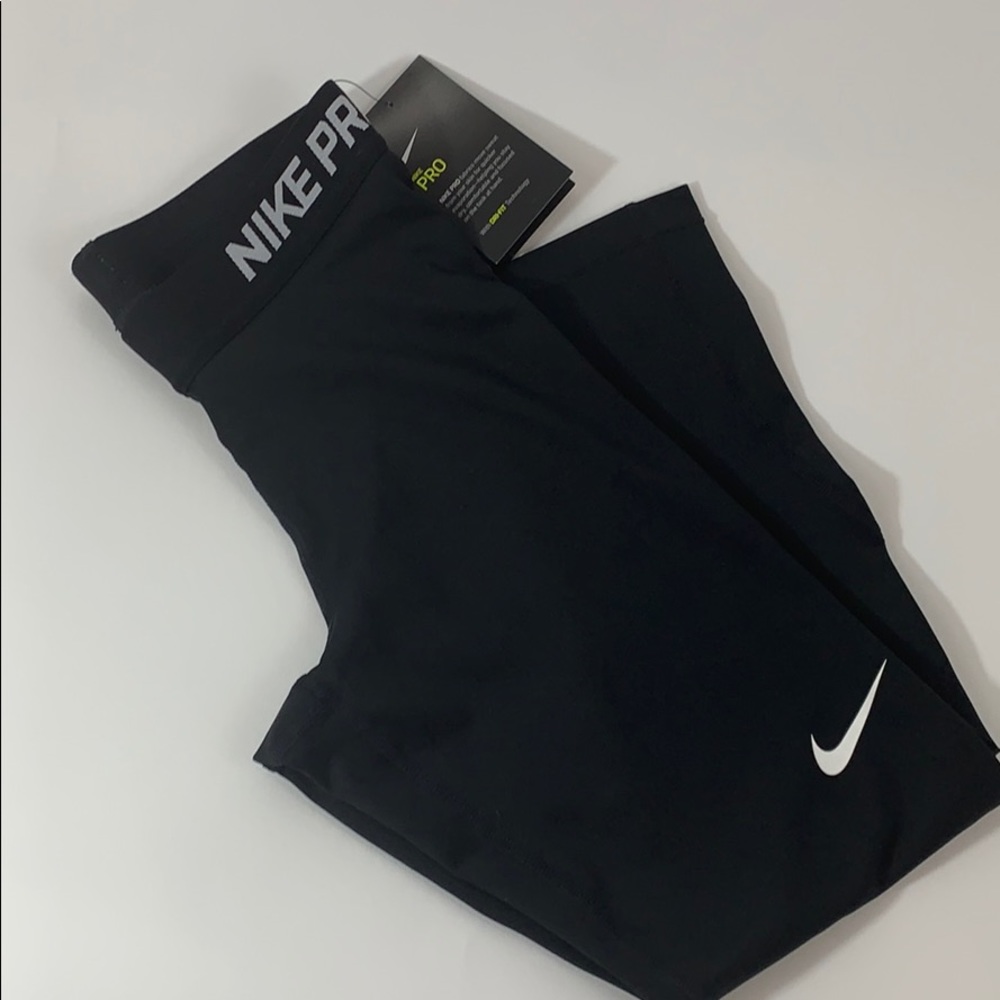 Nike Pro Women’s Training Capri  3/4 Tight